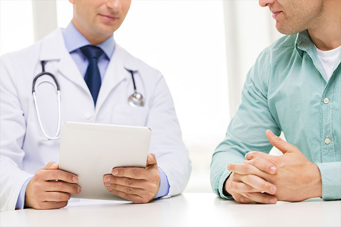 Wie funktioniert die Umsetzung der Krankenversicherungspflicht? | Regelungen und Besonderheiten der Krankenversicherungspflicht in Deutschland